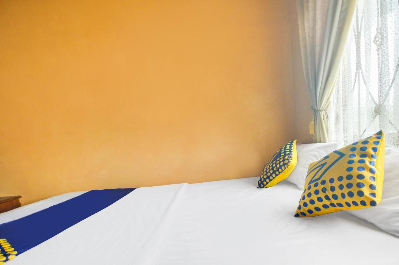 Spot On 91620 Skypiea Guest House Tasikmalaya Exterior foto